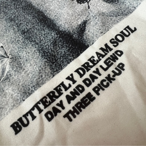 Butterfly X-Ray Ribs Graphic Tee - Picture 5 of 7